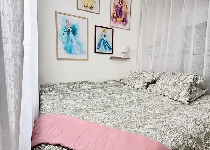 Cosy Disneyland Studio, Marvel & Princess