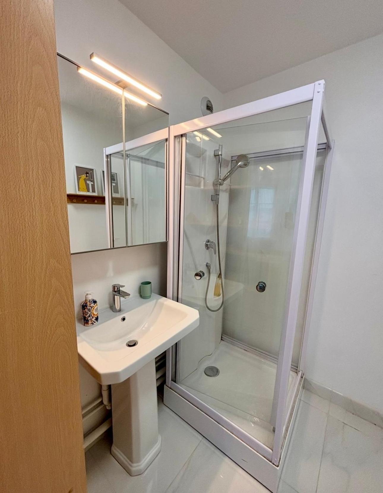 Cosy Disneyland Studio, Marvel & Princess Apartment